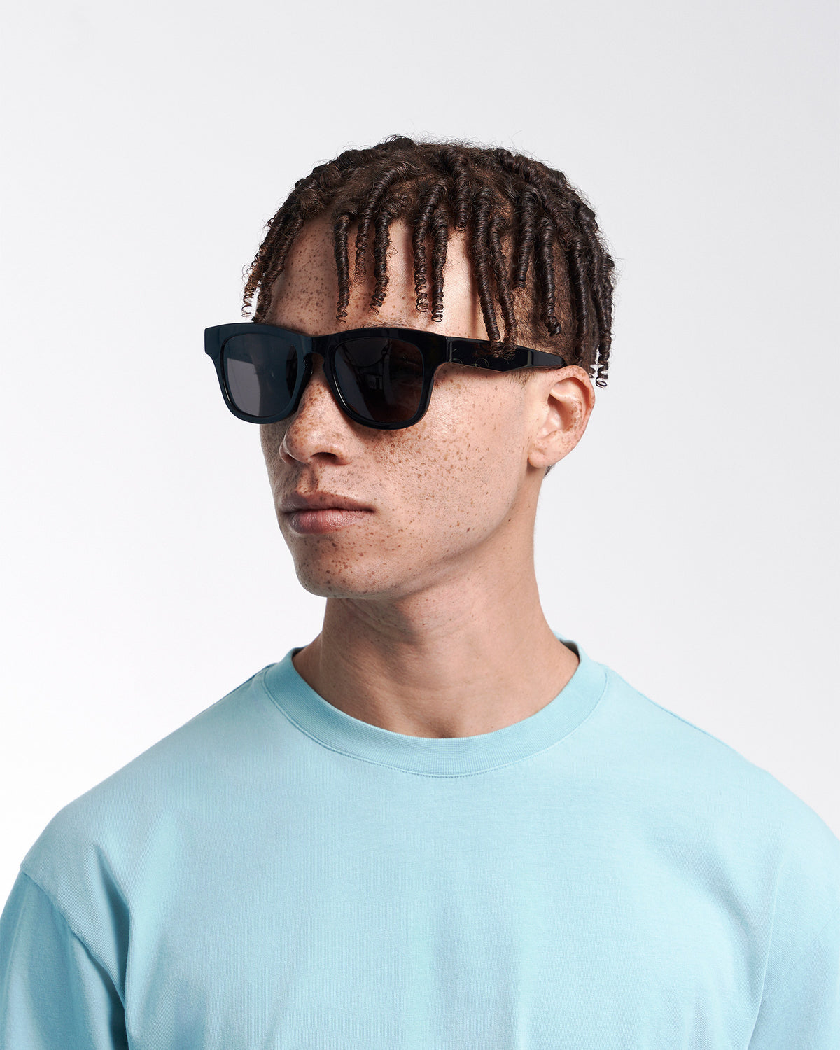 Sunglass 17 - Deep Black Solid - Lavender